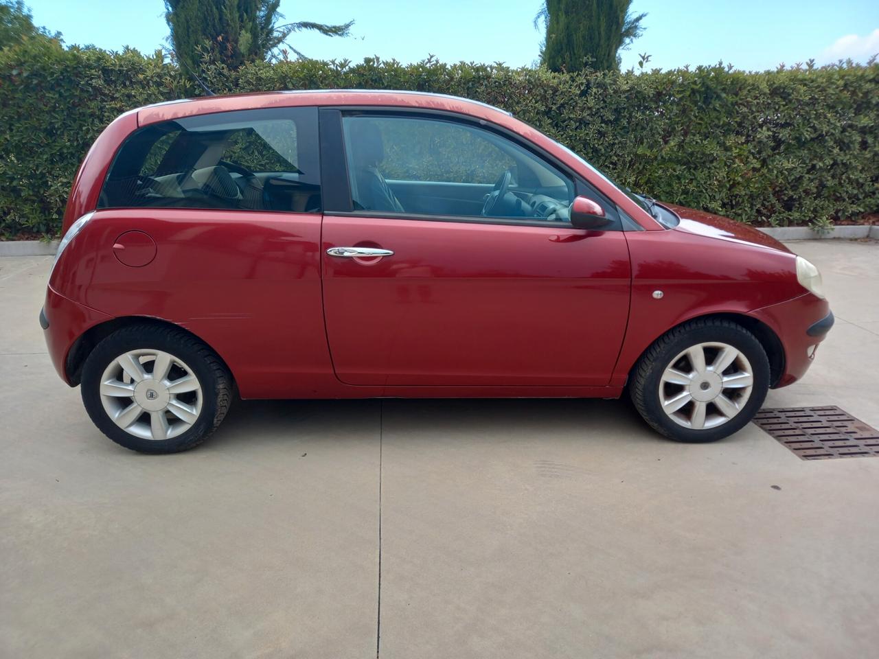 Lancia Ypsilon 1.4 16V Argento