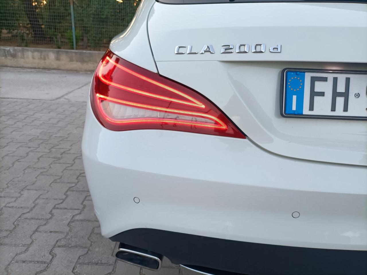Mercedes-benz CLA 220d Automatic Premium Dark Night