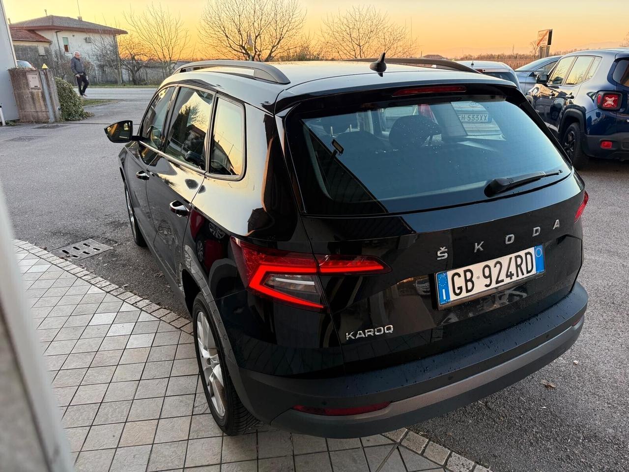 Skoda Karoq 1.6 Diesel Cambio Automatico Neopatentati