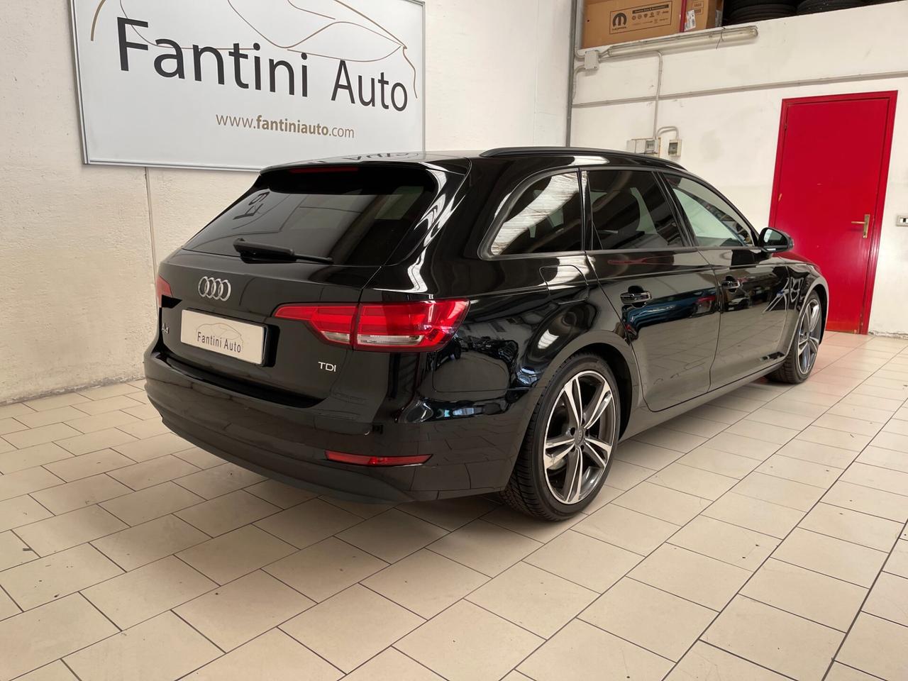 Audi A4 Avant Sport 35 2.0 TDI 150cv s-tronic-LEGGI SOTTO