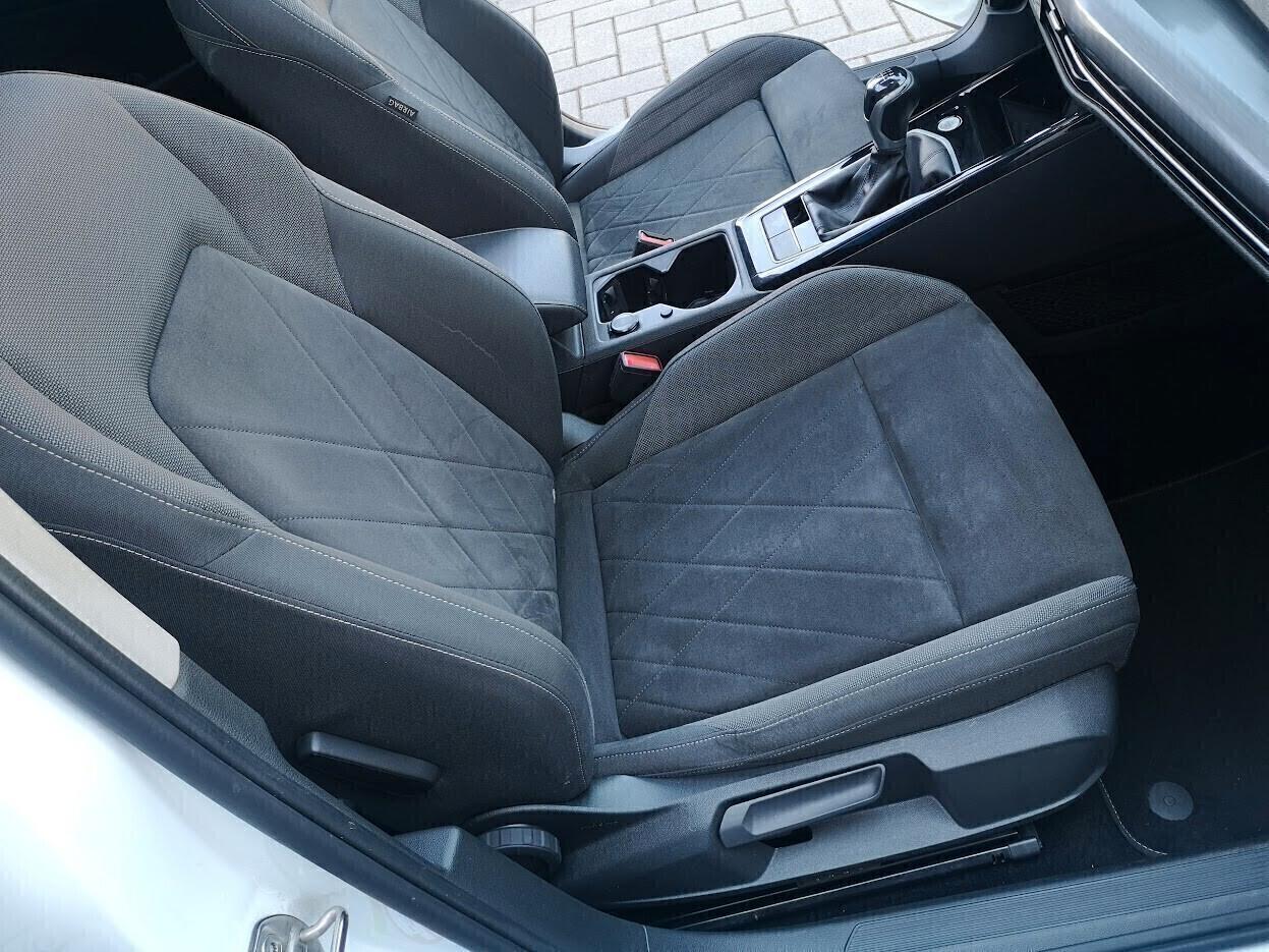 Volkswagen Golf 2.0 TDI SCR Style Tetto apribile