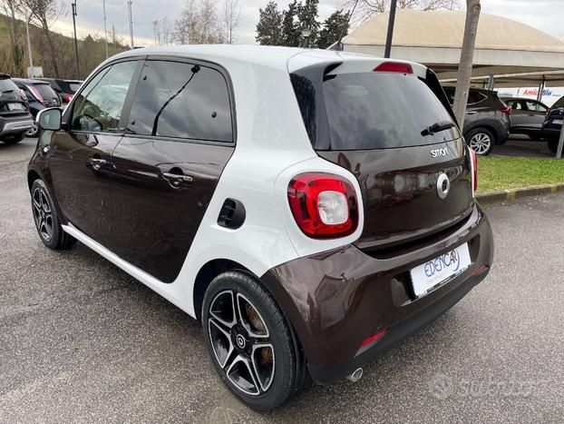 Smart Forfour 2019 photo 5