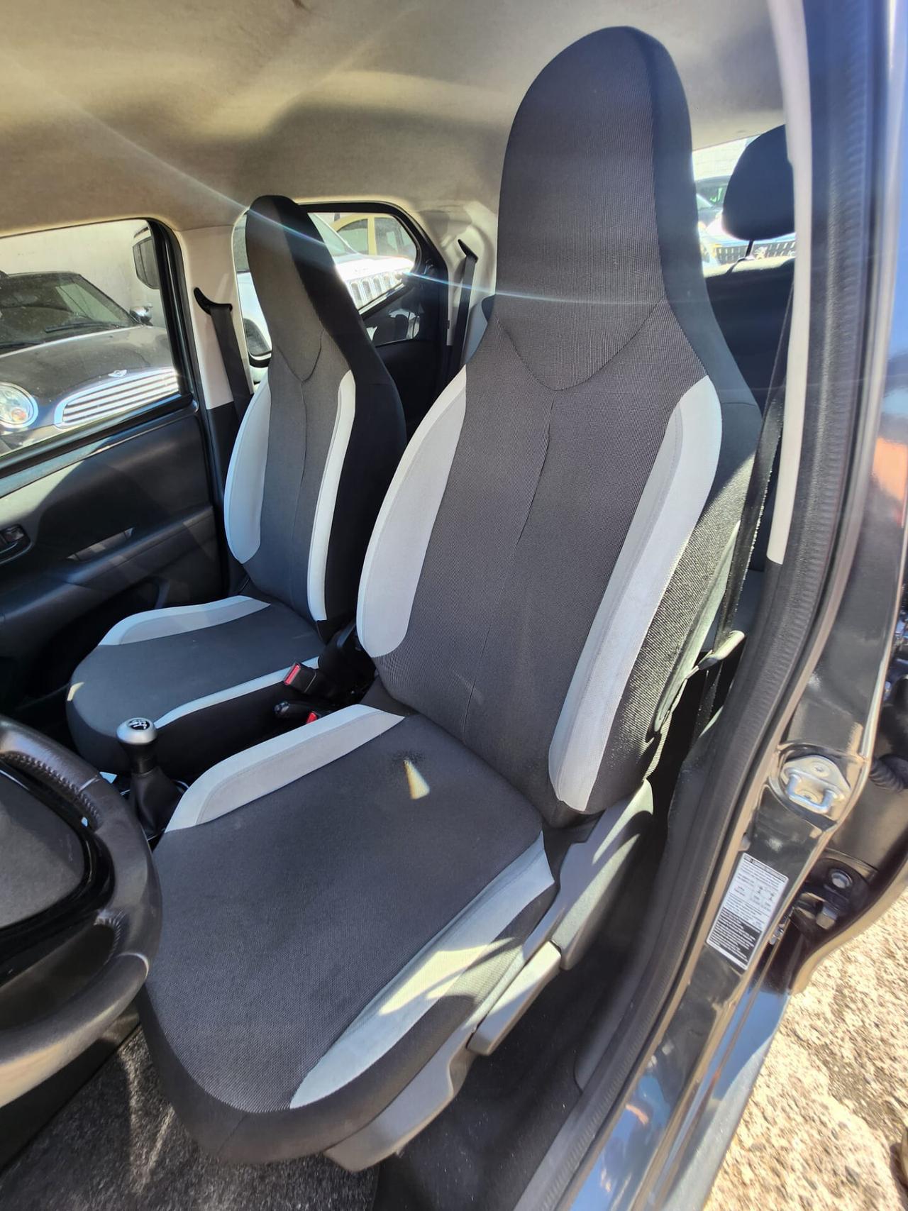 Toyota Aygo 1.0 VVT-i 69 CV 5 porte x-wave