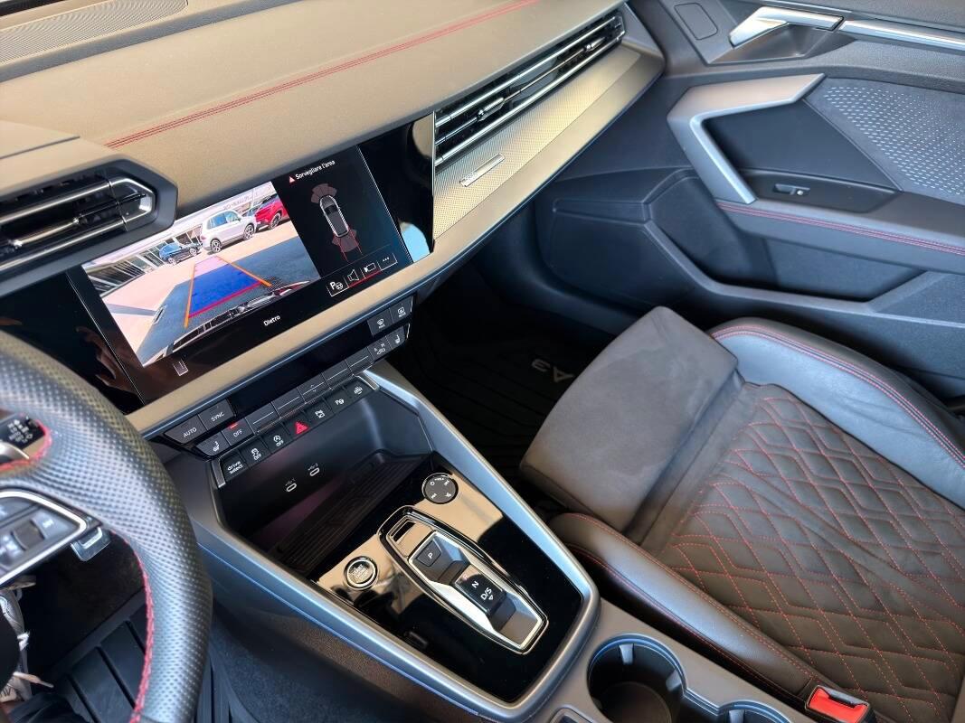 Audi A3 2.0 tdi Identity Contrast S line 150cv s-tronic