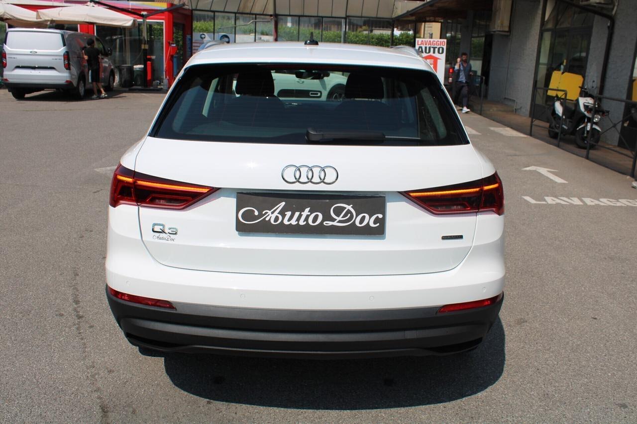 Audi Q3 40 TFSI QUATTRO 4X4 S-tronic Business IVA ESPOSTA 100%