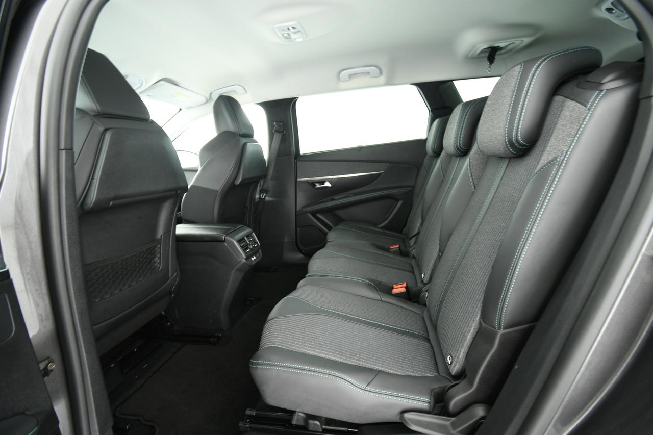 PEUGEOT 5008 1.5 bluehdi Allure Pack s&s 130cv eat8 7P.TI CAMERA+APP CONNECT