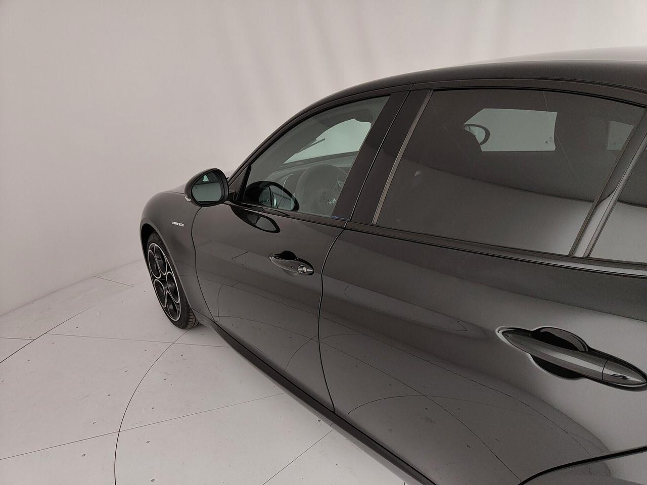 Alfa Romeo Giulia 2.2 Turbodiesel 210 CV AT8 AWD Q4 Veloce