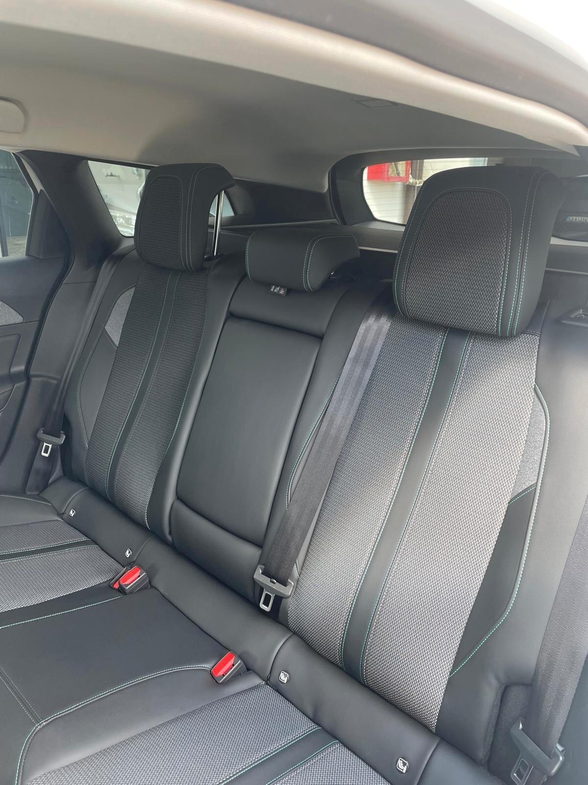 Peugeot 308 BlueHDi 130 S&S EAT8 SW Allure