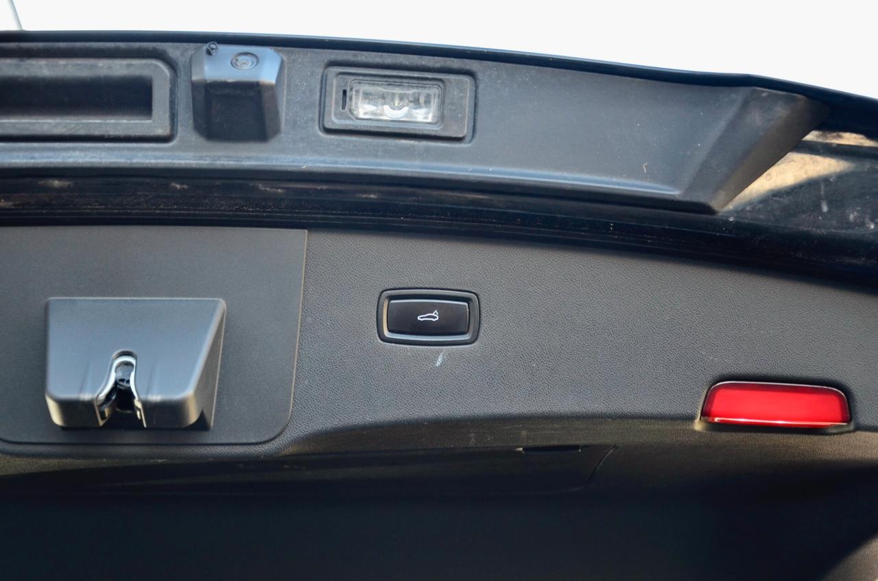 PORSCHE CAYENNE COUPE 3.0 PLUG-IN E-HYBRID 462cv TIPTRONIC, UFF ITALIANA, TETTO, BOSE, SPORT CHRONO, MATRIX, SCARICO, SOSPENSIONI PNEUMATICHE, ROSSO CARTIER, 21", PERMUTE