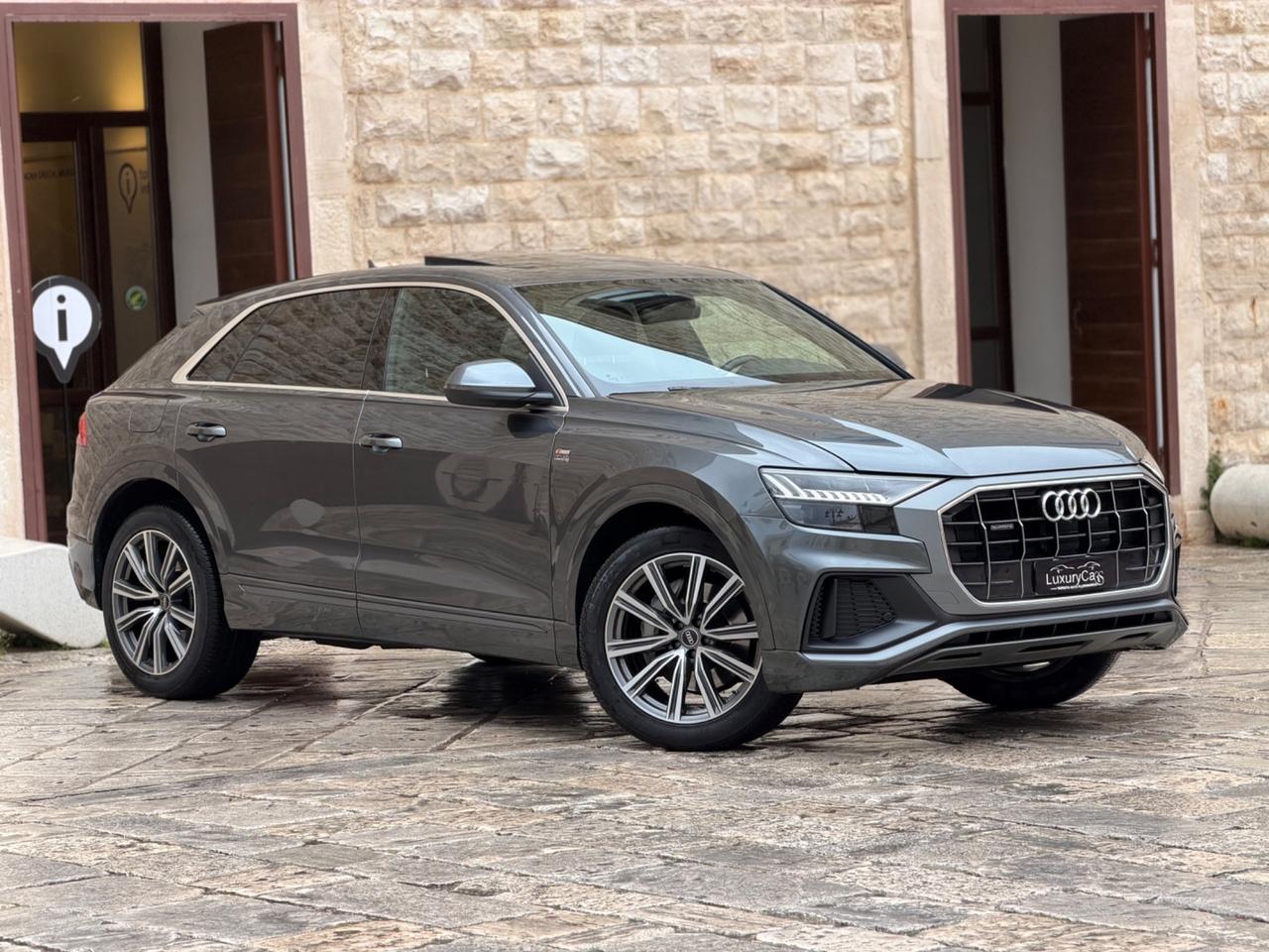 Audi Q8 50 TDI 286 CV QUATTRO S LINE EDITION TETTO MATRIX LED