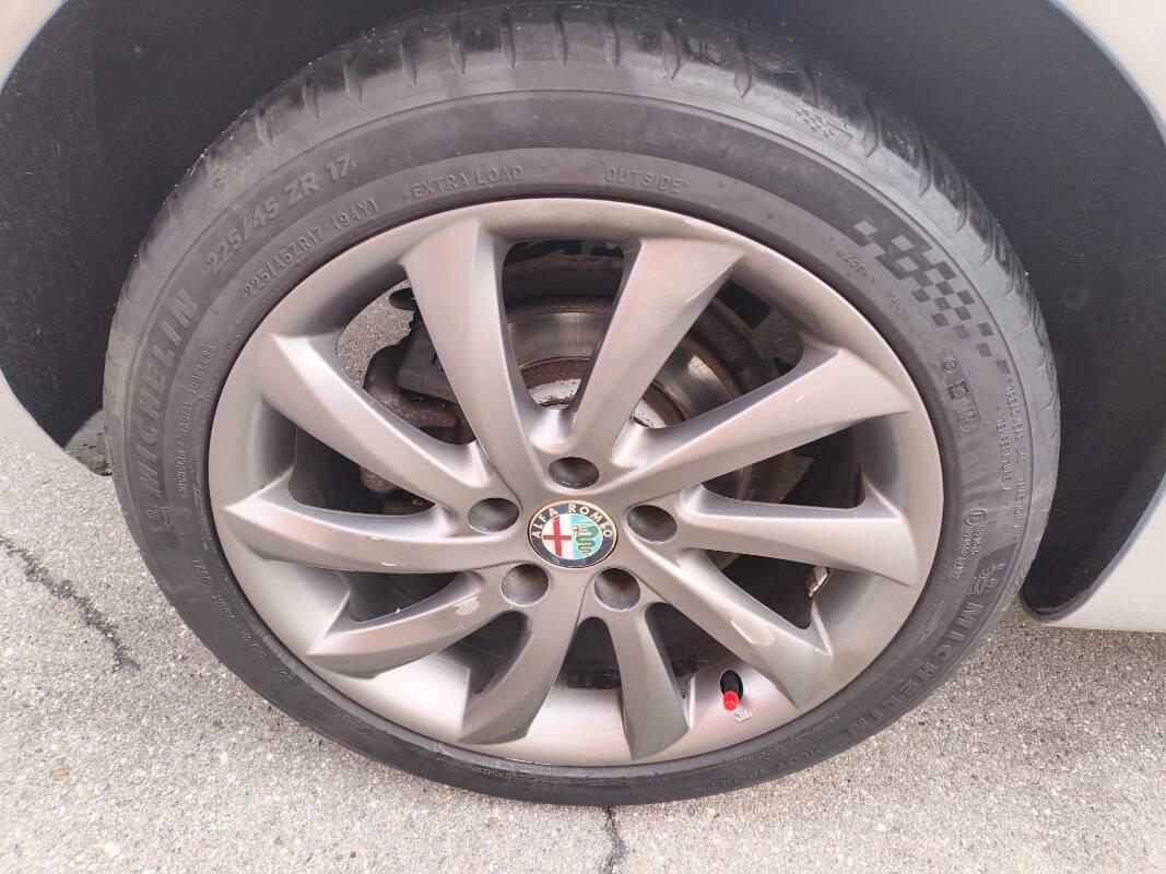 Alfa Romeo Giulietta Giulietta III 2012 - 2.0 jtdm Progression CL 140cv