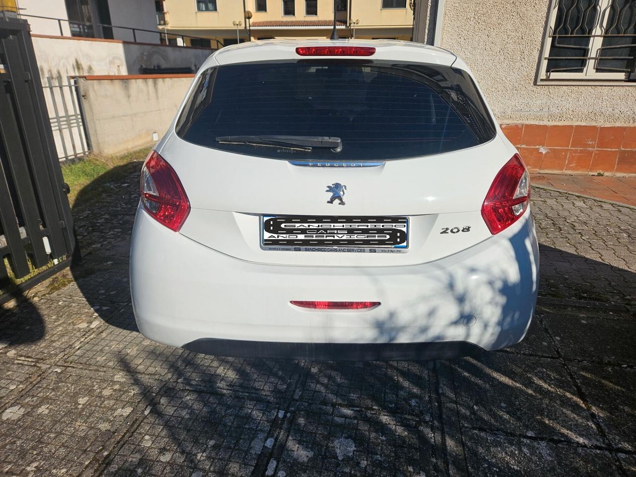 Peugeot 208 1.2 VTi 82 CV 5 porte OK NEOPATENTATI