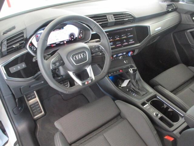 Audi Q3 35 TDI S tronic Blackline