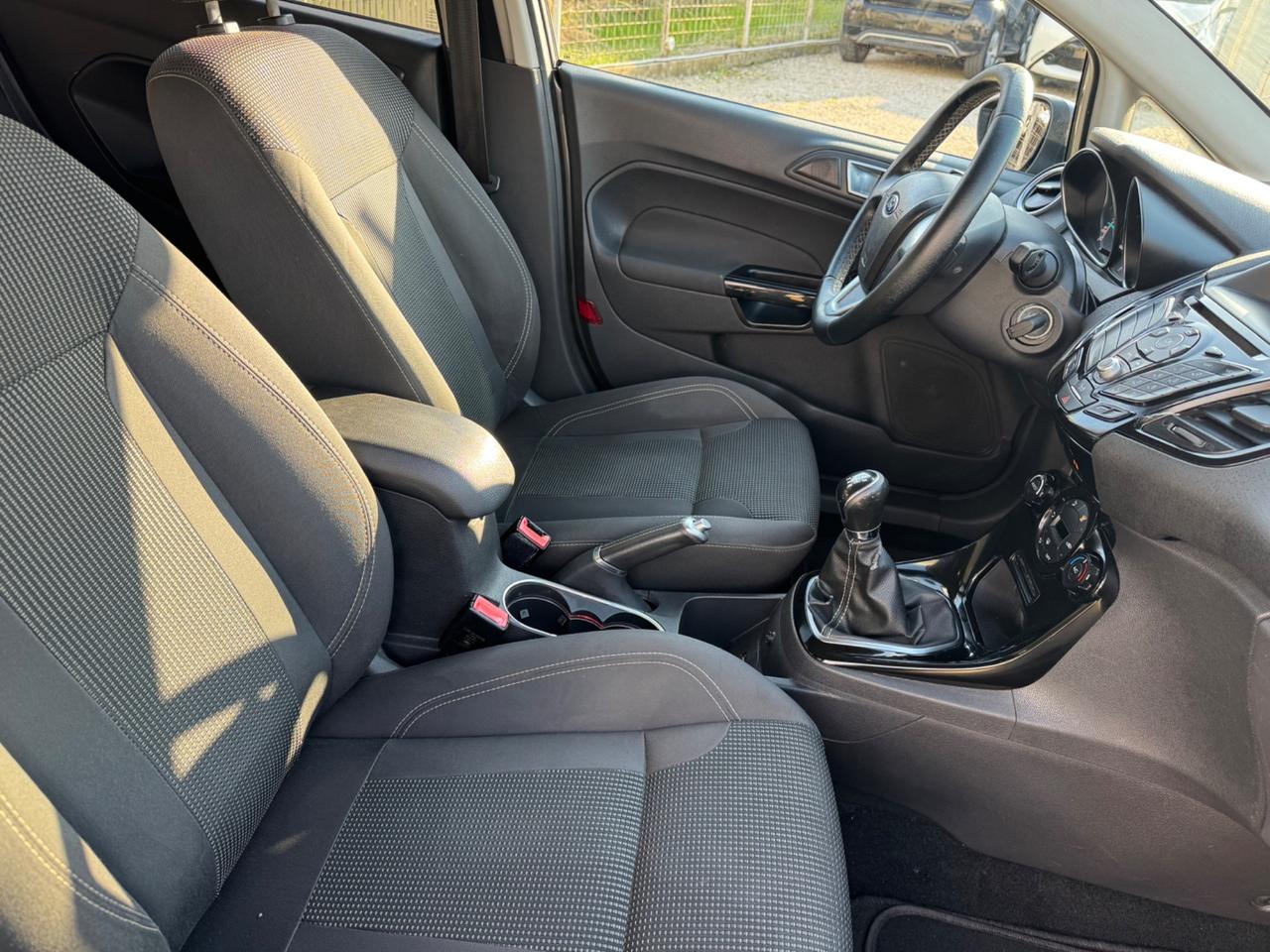 Ford Fiesta 1.5 TDCi 75CV 5 porte ST-Line NEOPATENTATI