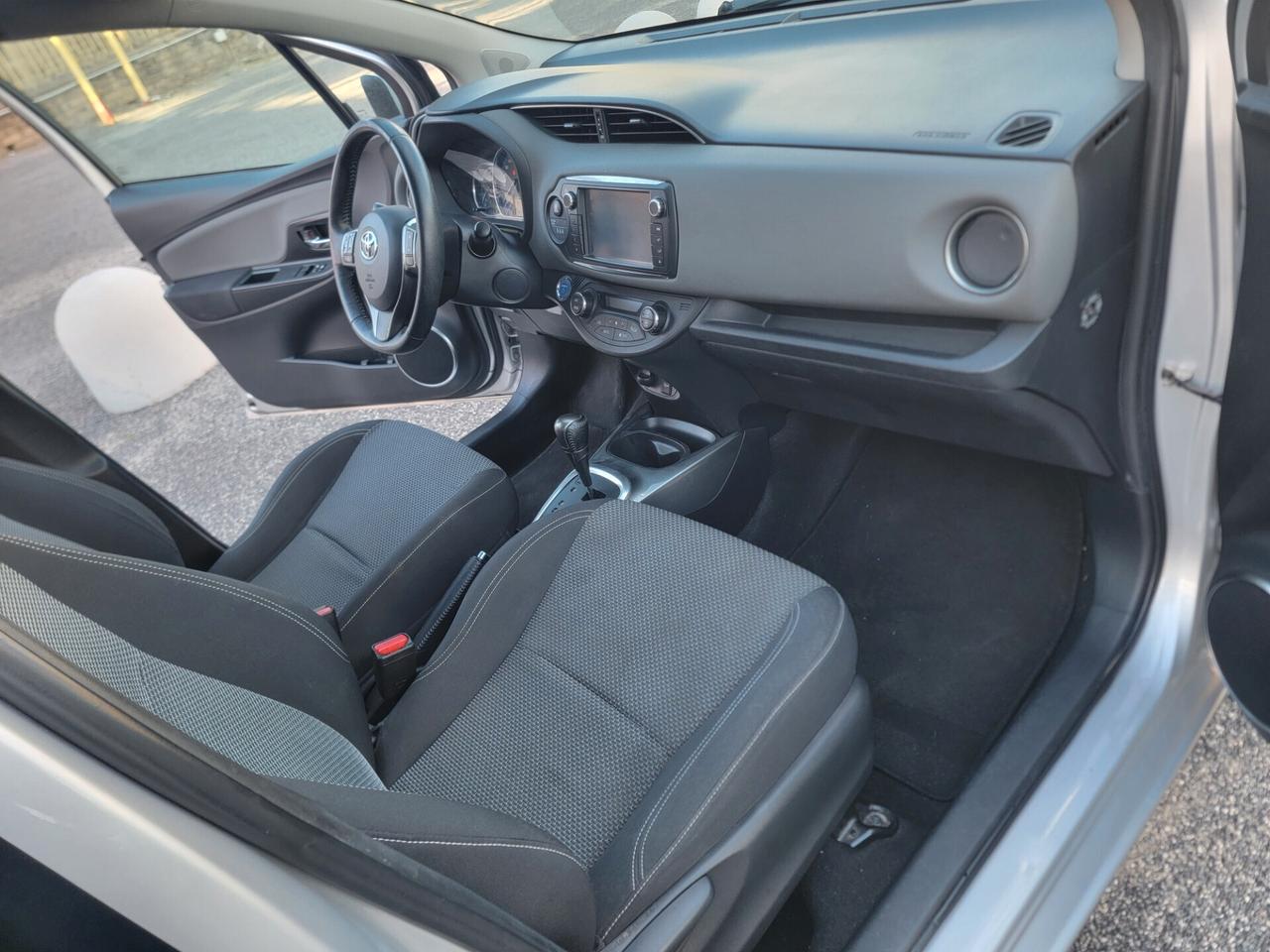 Toyota Yaris 1.5 Hybrid 5 porte GARANZIA NAVY