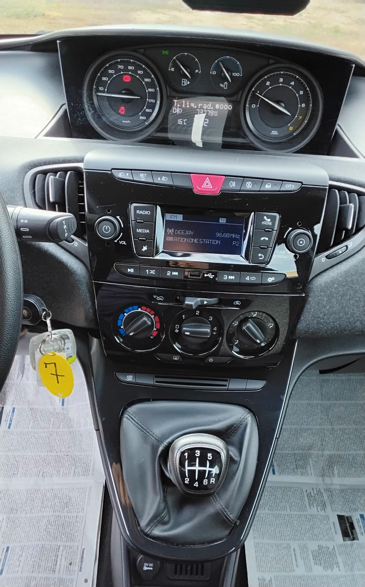 Lancia Ypsilon 1.0 FireFly 5 porte S&S Hybrid UnYca