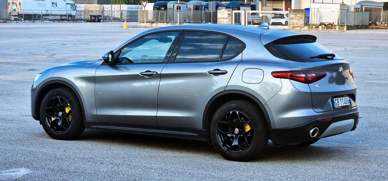 Alfa Romeo Stelvio 2.2 Turbodiesel 190 CV AT8 Q4