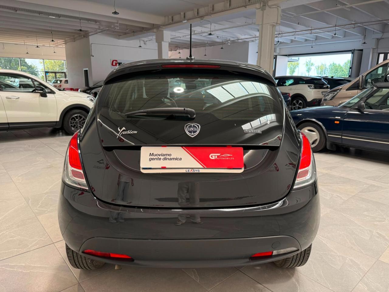 Lancia Ypsilon 1.0 FireFly 5 porte S&S Hybrid Silver