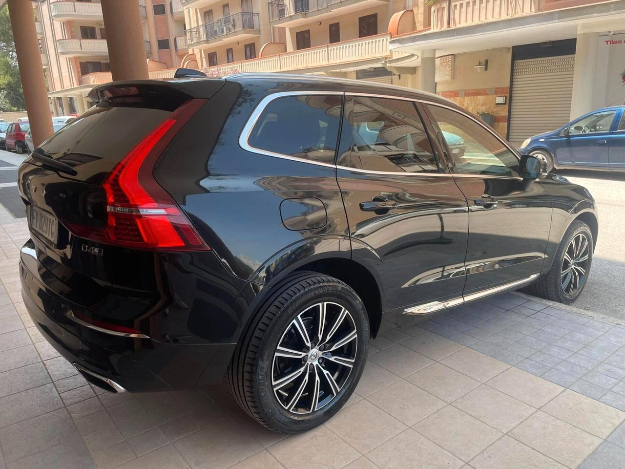 Volvo XC 60 XC60 D4 190cv AWD Inscription TETTO NAVY PELLE LED 19