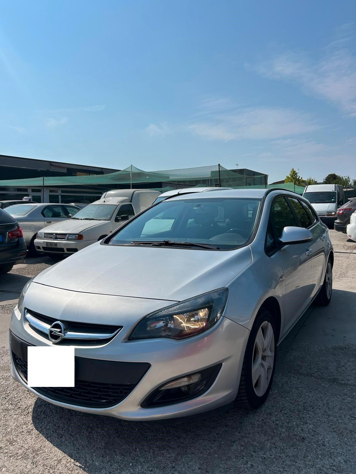 Opel Astra 1.4 Turbo 140CV Sports Tourer GPL Tech Cosmo OK NEO PATENTATI
