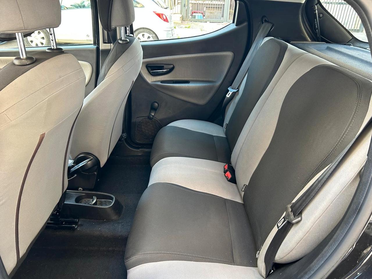 LANCIA YPSILON 1.3 MJT 95CV – 2012 – UNIPROPRIETARIO – GARANZIA 12 MESI – PARI AL NUOVO