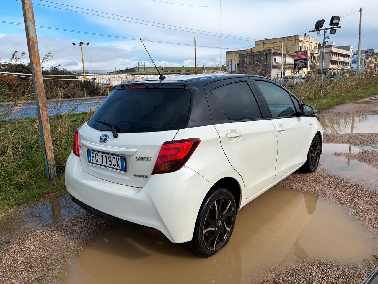 TOYOTA YARIS HYBRID 1.5 ANNO 2017 94.000 KM GARANTITA