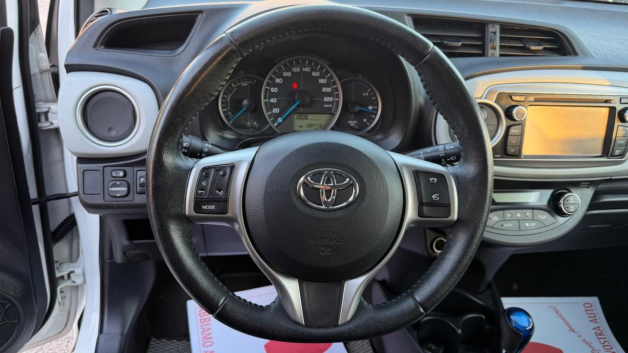 Toyota Yaris 1.5 Hybrid AUTOMATICA!