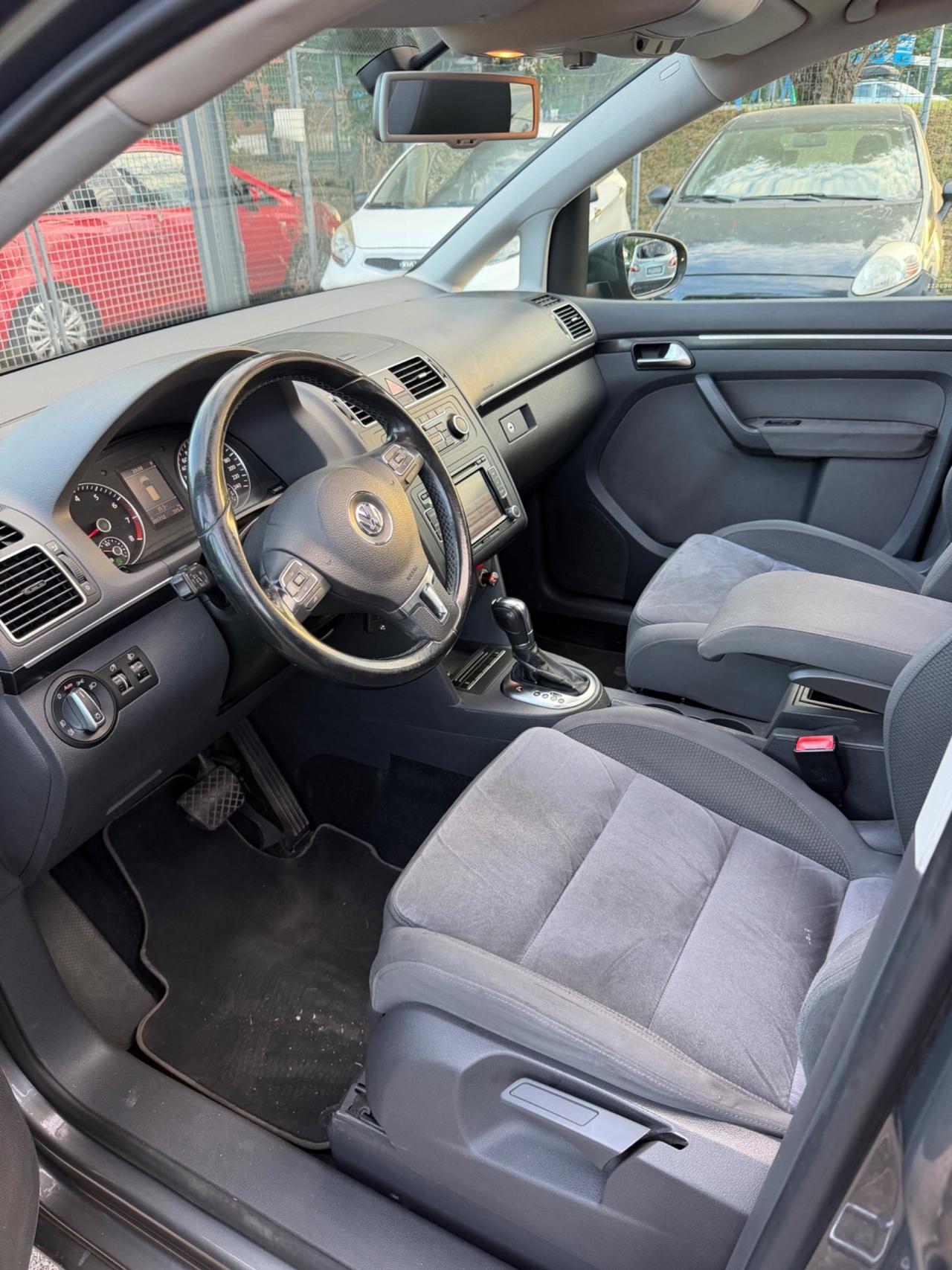 Volkswagen Touran Business 1.4 DSG Highline EcoFuel