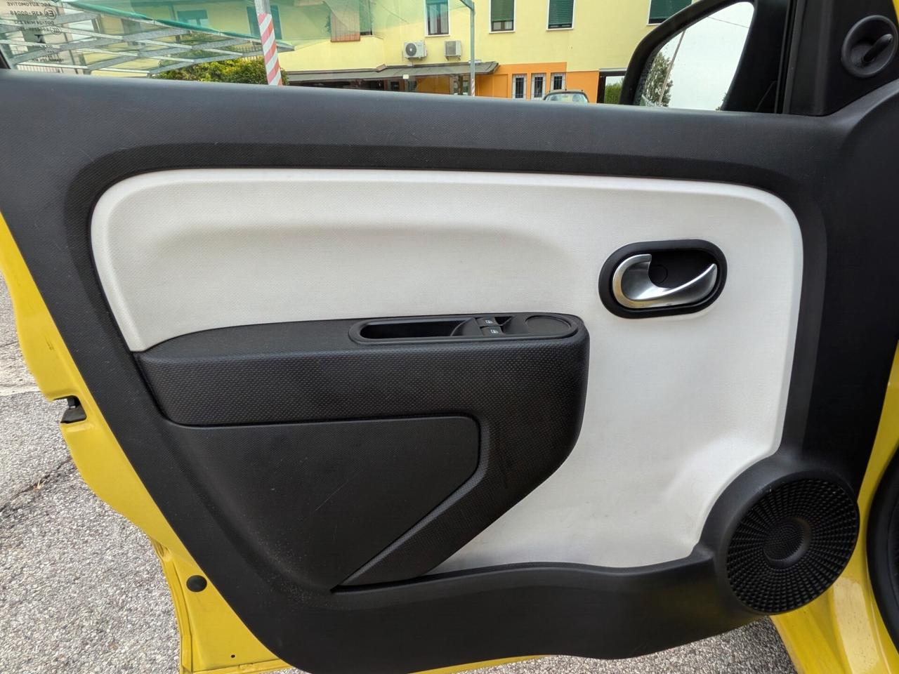 Renault Twingo ZEN 1.0 benzina adatta a neopatentati