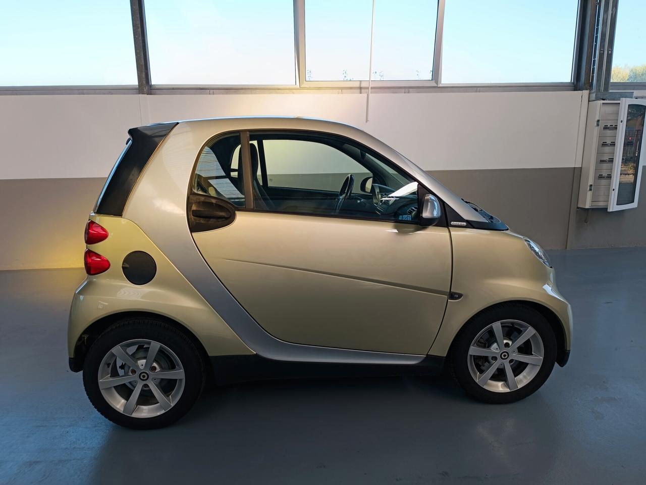 Smart ForTwo 1000 52 kW coupé limited two