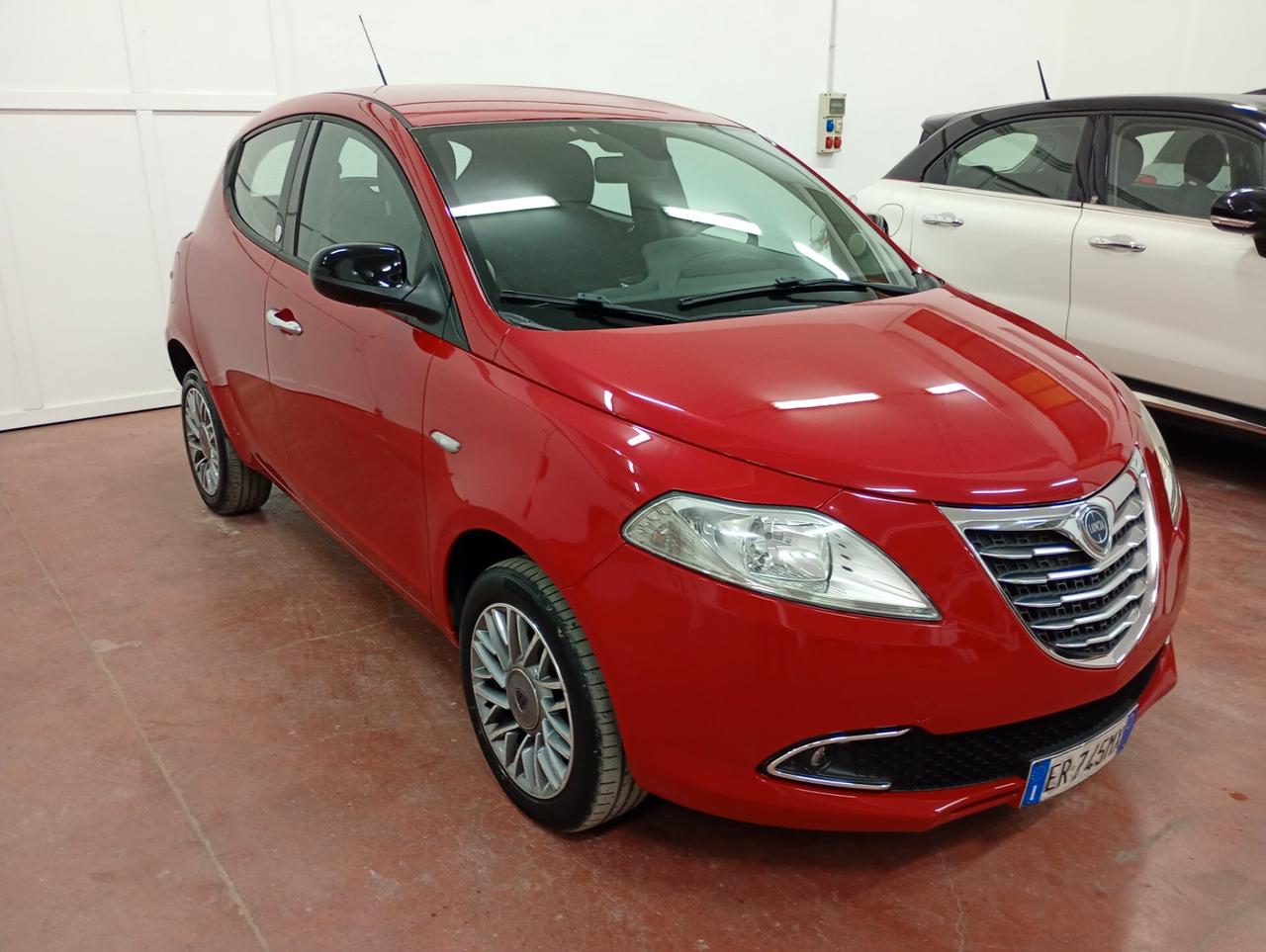 Lancia Ypsilon 0.9 TwinAir 85 CV 5 porte Metano Ecochic Gold