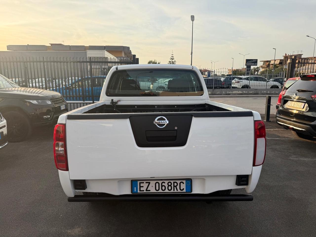 Nissan Navara 2.5 dCi 190CV 4 porte doppia cabina