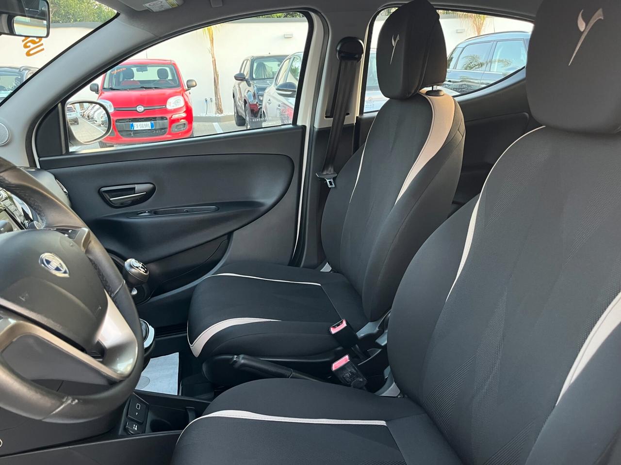 Lancia Ypsilon 1.2 69 CV 5 porte GPL Ecochic Monogram