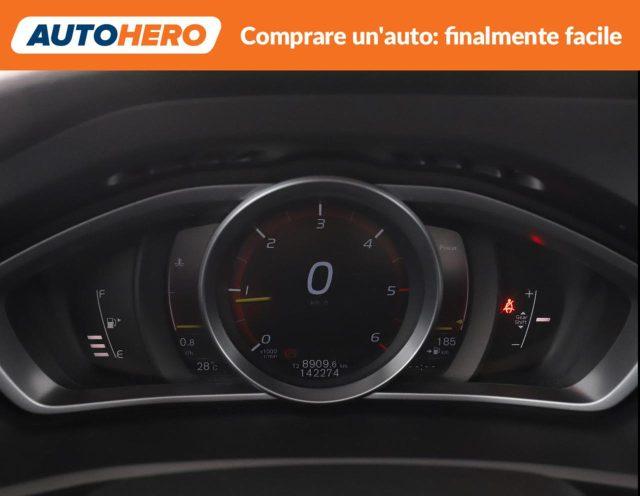 VOLVO V40 D3 Momentum