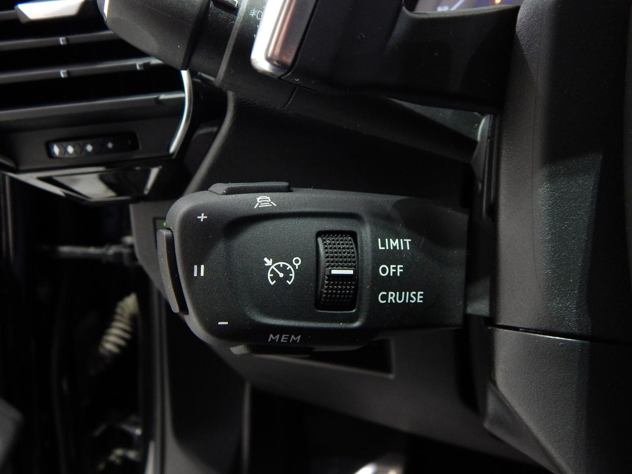 DS Automobiles DS 7 Crossback 1.5 bluehdi Performance Line+ 130cv Aut NAVI-PELLE