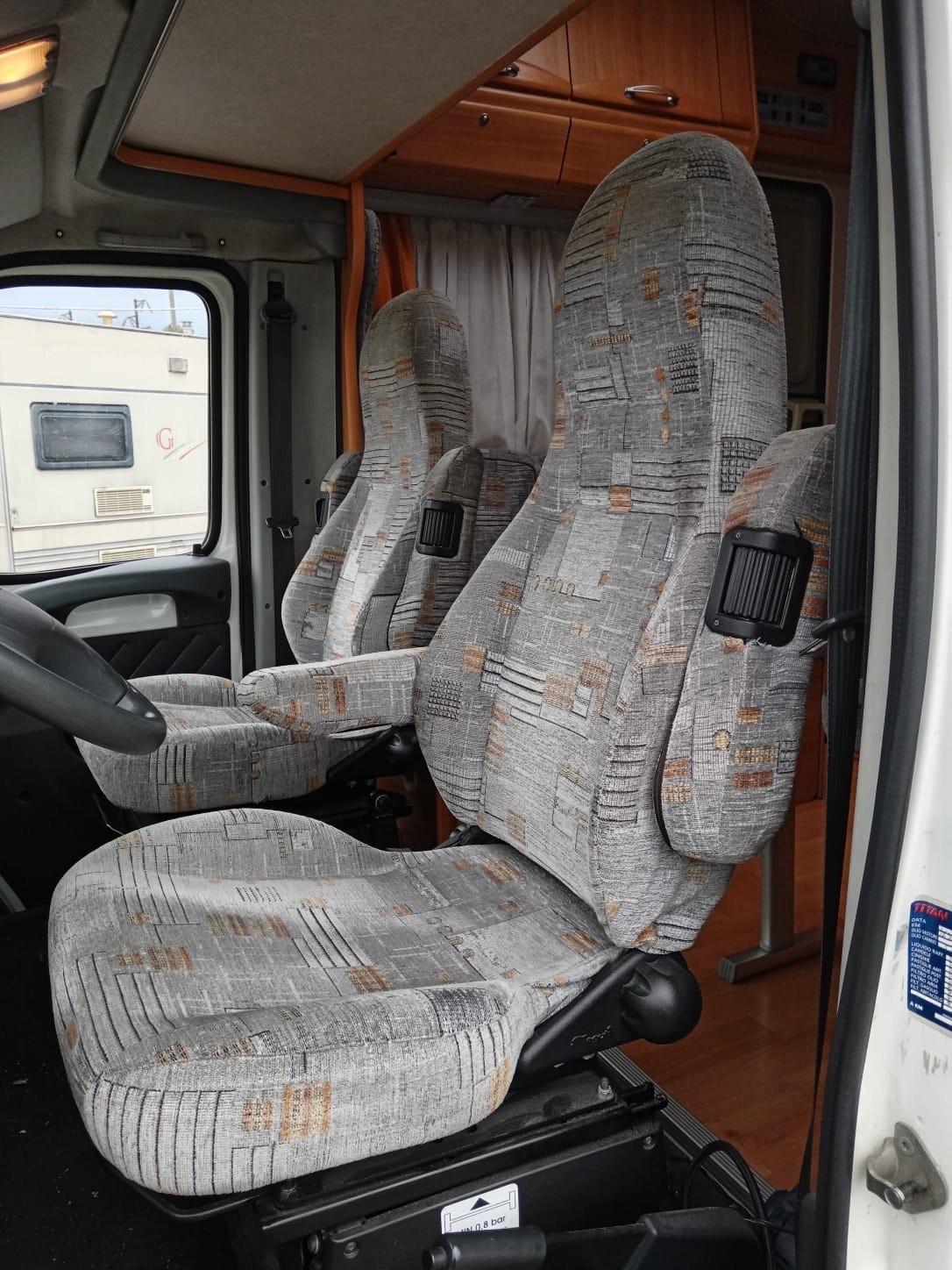 MANSARDATO adria CORAL del 2005 in saldo 733