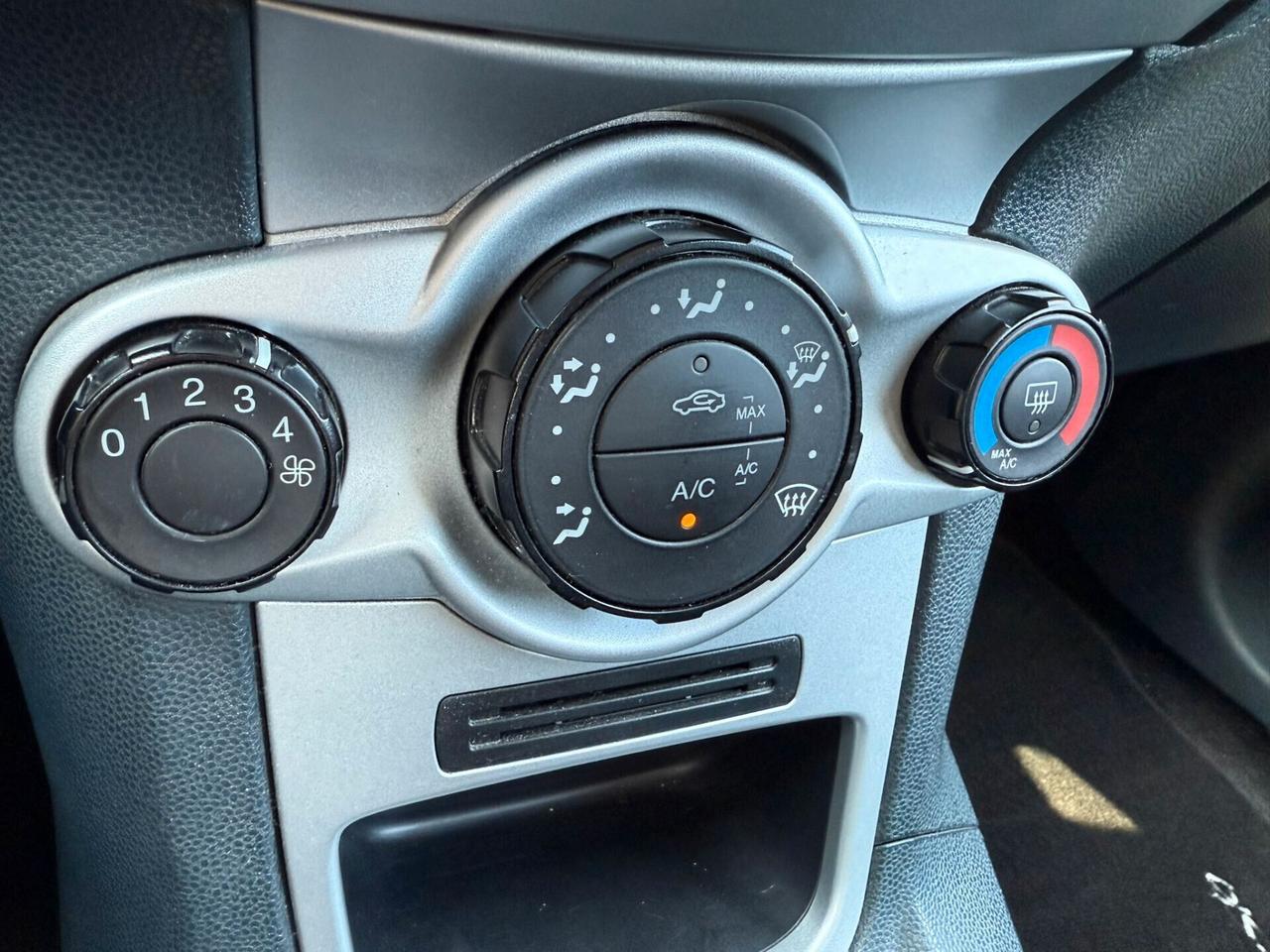 Ford Fiesta 3p 1.2 2012 neo-pat