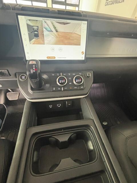 Land Rover Defender 90 3.0D I6 200 CV AWD Auto X-Dynamic SE