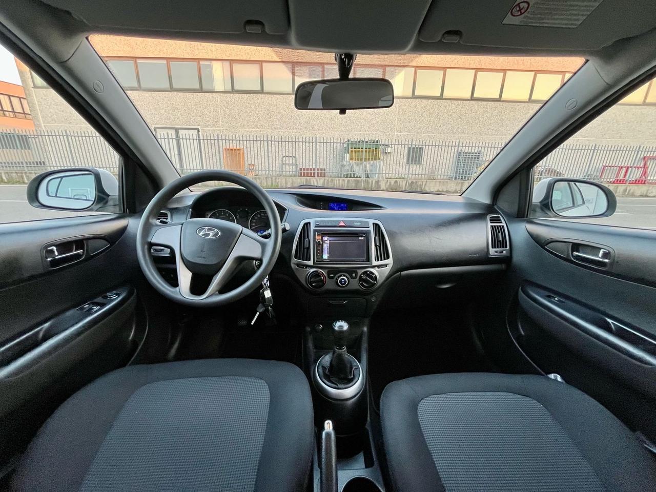 Hyundai i20 1.2benzina 2013 150.000km per neopatentati