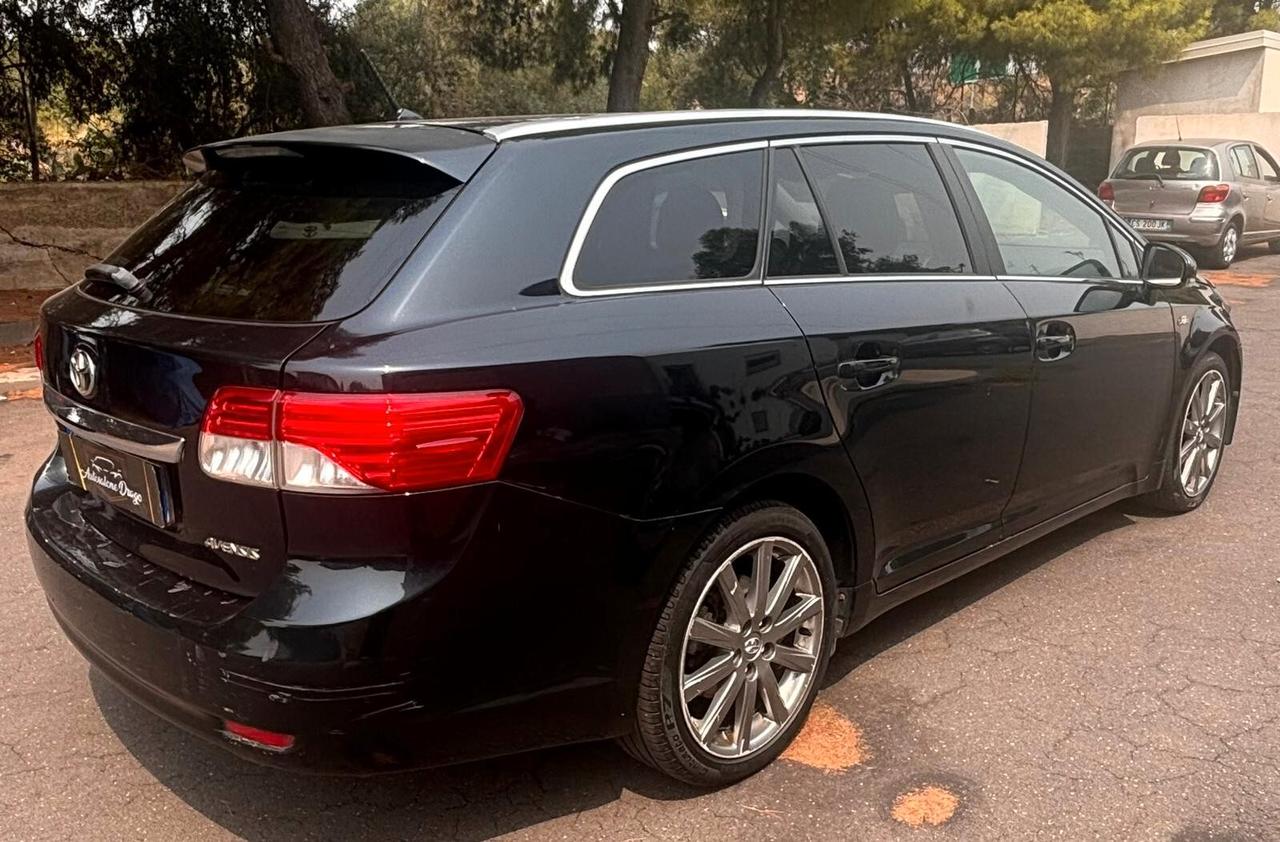 Toyota Avensis 2.2 D-Cat aut. Wagon Style Safety