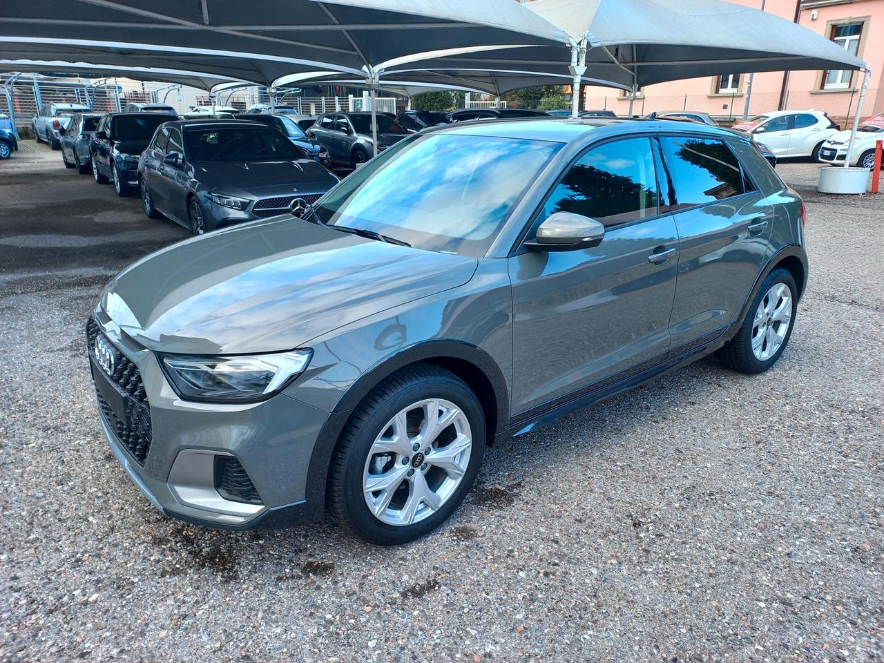 Audi A1 allstreet 30 TFSI Identity Contrast