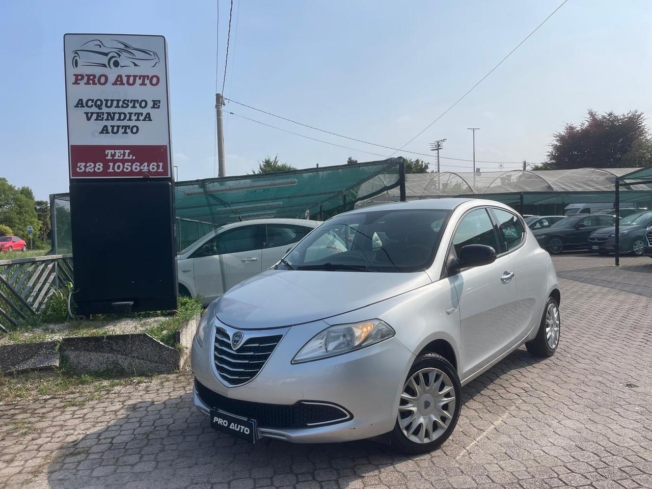 Lancia Ypsilon 1.2 69 CV 5 porte S&S Silver