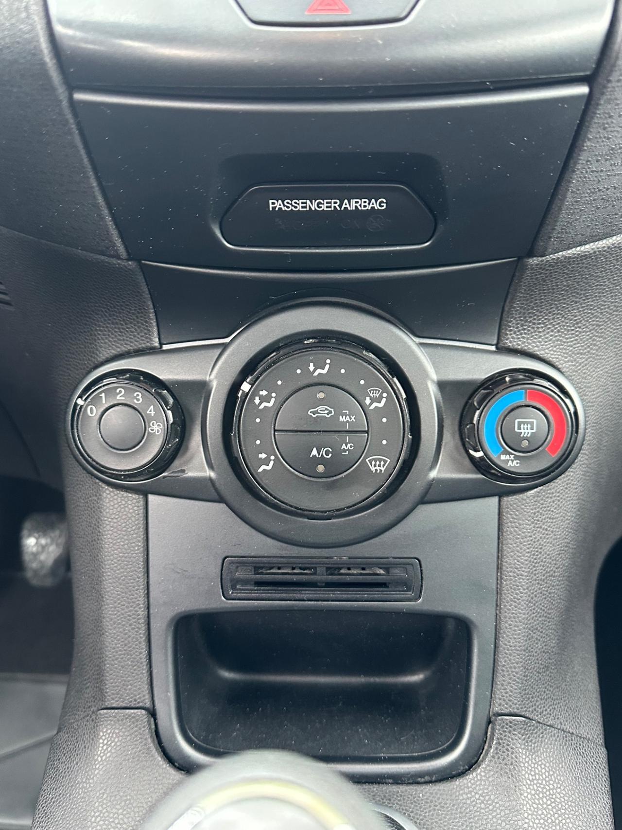 Ford Fiesta 1.4 5p. Bz.- GPL Titanium 2014