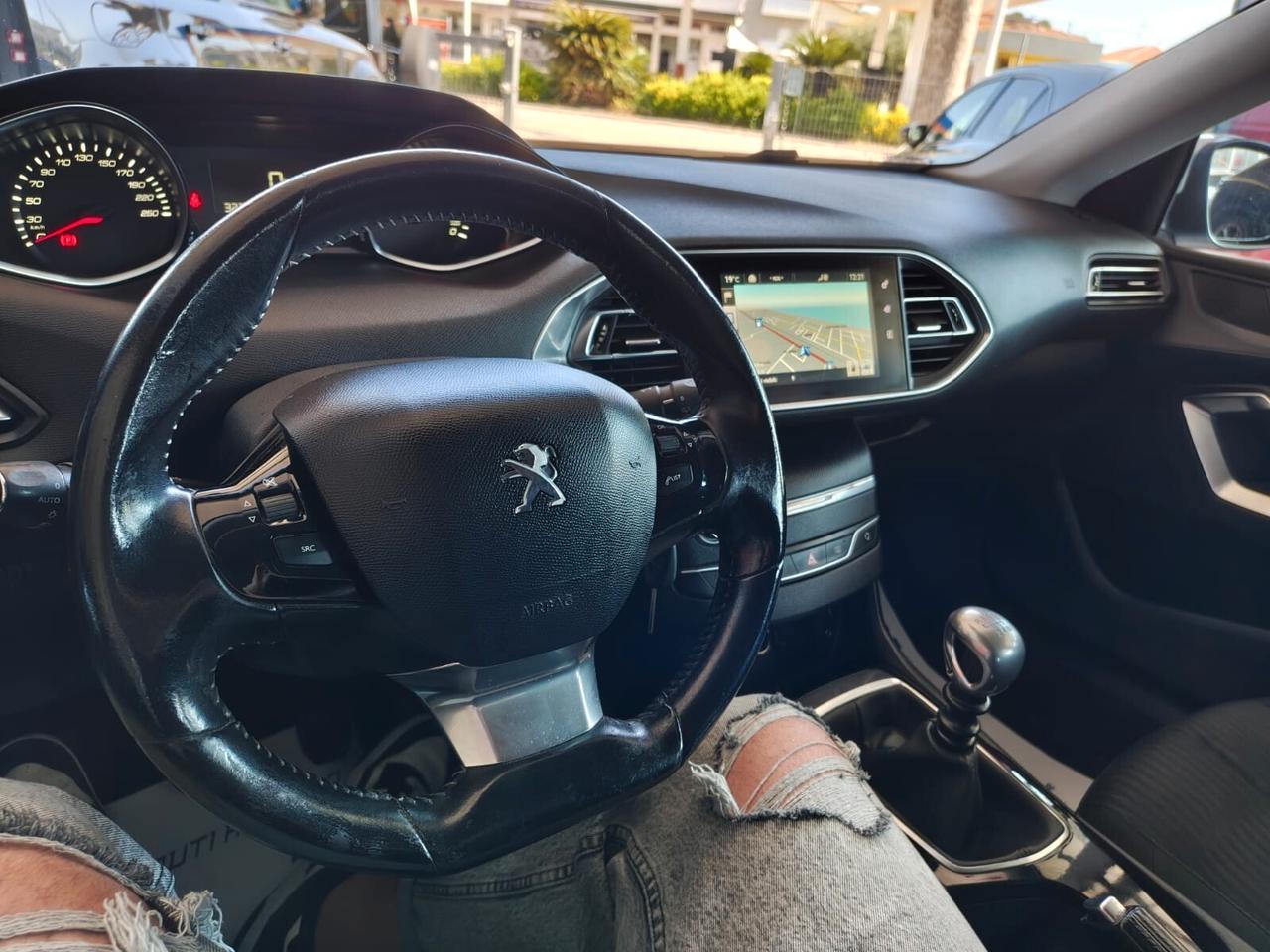 Peugeot 308 BlueHDi 120 S&S Business