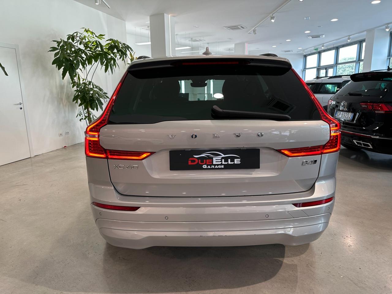 Volvo XC60 B4 (d) AWD Geartronic Momentum VAN