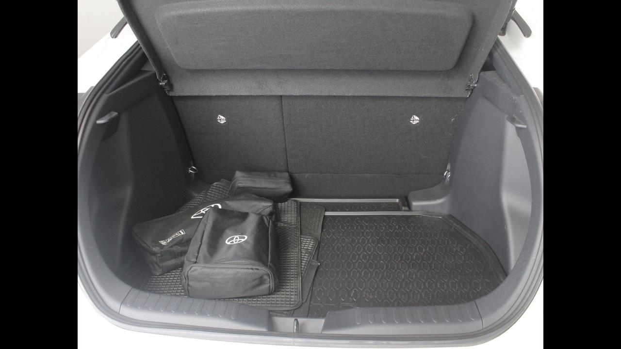 TOYOTA C-HR 1.8 HEV FWD LOUNGE