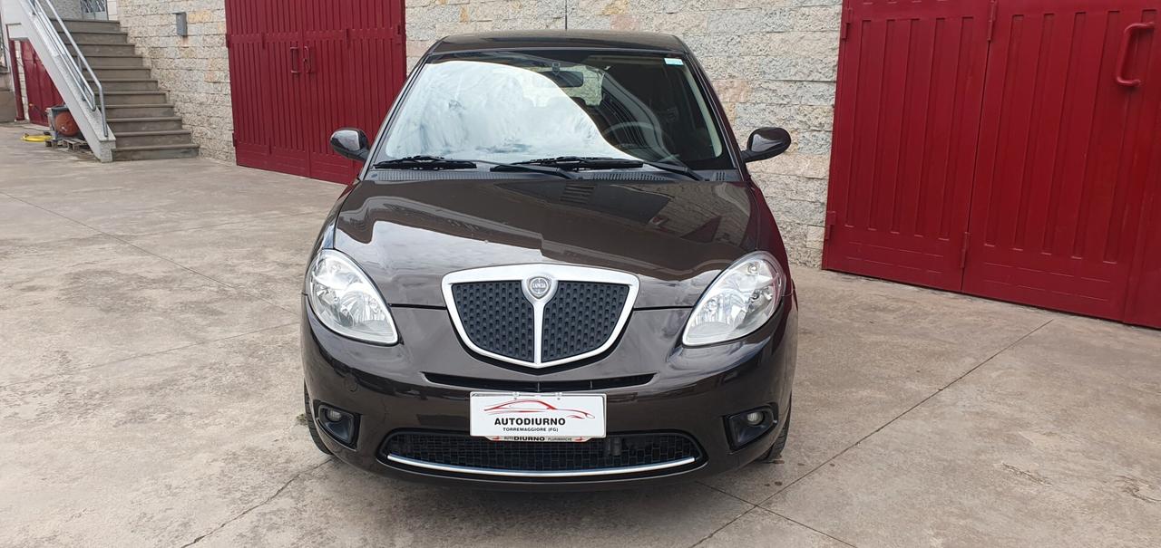 Lancia Ypsilon 1.3 MJT 75 CV Oro