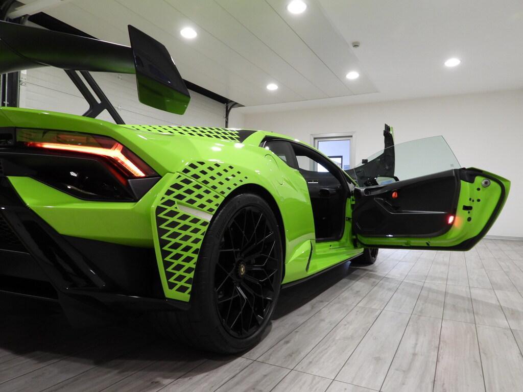 Lamborghini Huracan Coupe 5.2 STO RWD