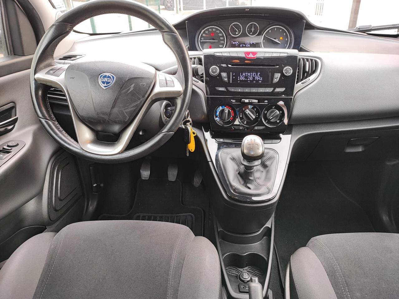 Lancia Ypsilon