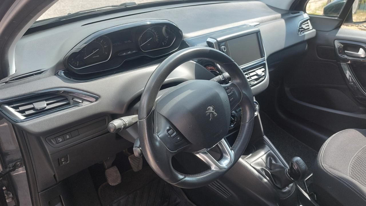 Peugeot 208 PureTech 82 5 porte Allure